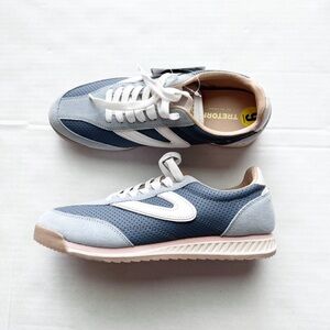 Tretorn Rawlins Sneaker Light Blue and White Sneakers Women's Size 9
NWT
